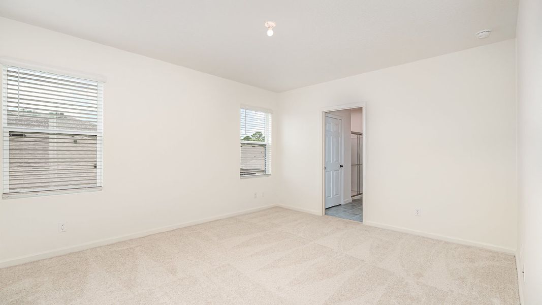 Representative unfurnished interior of a home built from the Hayden by D.R. Horton in Morningside, Fort Pierce (Image 19).