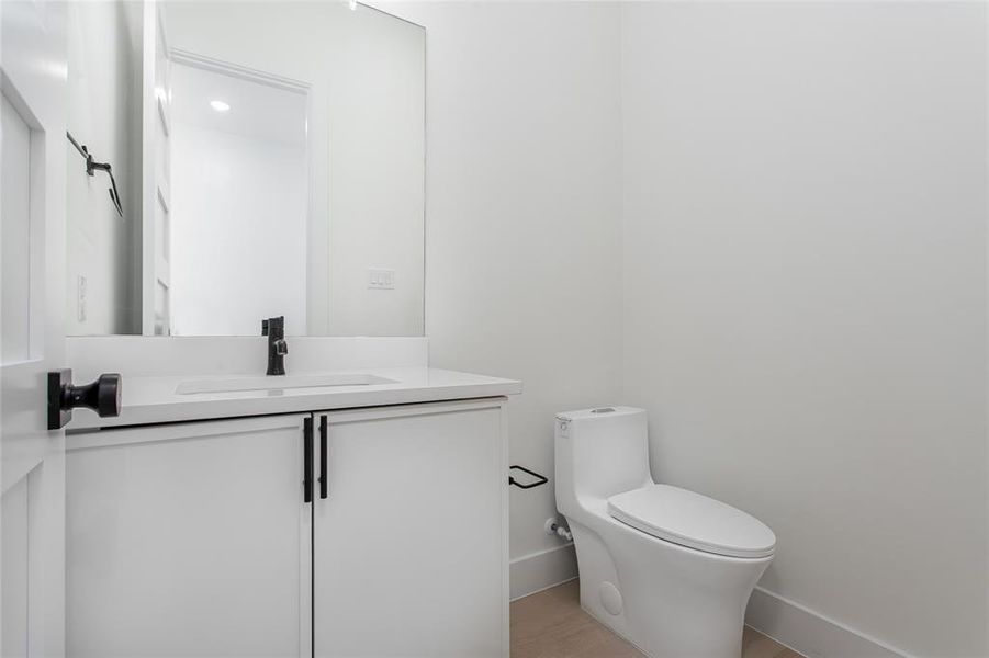 Furnished interior view inside a new home in , Dallas (Image 31).