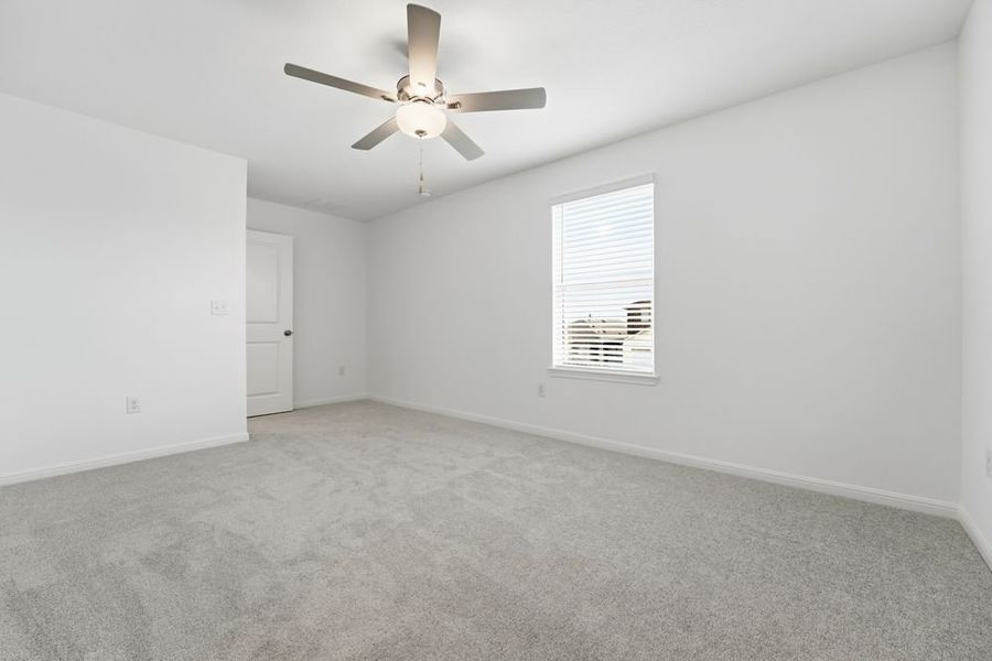 Spacious, unfurnished interior of a new home in Longview, Del Valle (Image 13).
