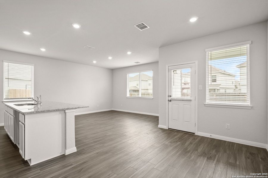 Spacious, unfurnished interior of a new home in Melissa Ranch, San Antonio (Image 23). Spacious, unfurnished interior of a new home in Melissa Ranch, San Antonio (Image 23).