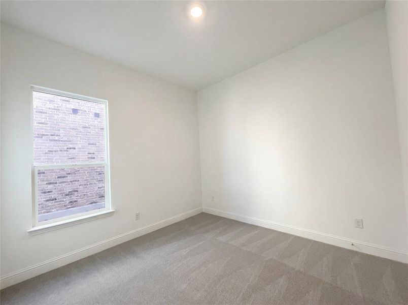 Spacious, unfurnished interior of a new home in Shaded Tree, McKinney (Image 20).