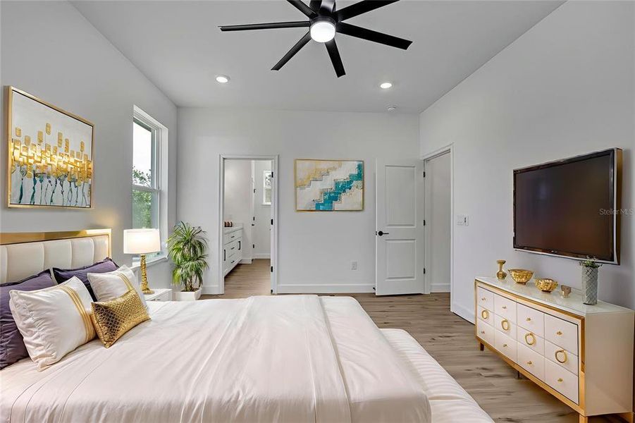 Furnished interior view inside a new home in , Spring Hill (Image 35).