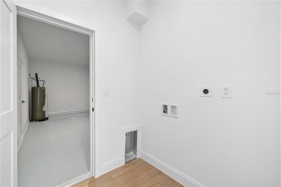 Spacious, unfurnished interior of a new home in , Citrus Springs (Image 19).