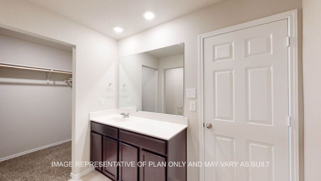 Representative furnished interior of a home built from the Elgin by D.R. Horton in Reynolds Crossing, Killeen (Image 20).