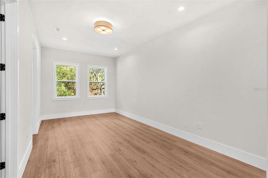 Spacious, unfurnished interior of a new home in , Winter Park (Image 41).