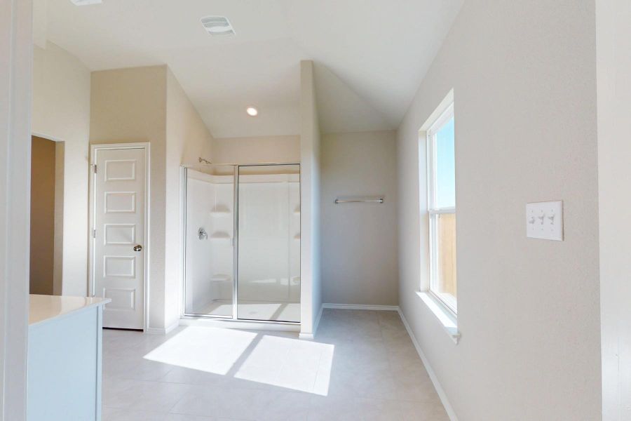 Spacious, unfurnished interior of a new home in Carillon, Manor (Image 17). Spacious, unfurnished interior of a new home in Carillon, Manor (Image 17).