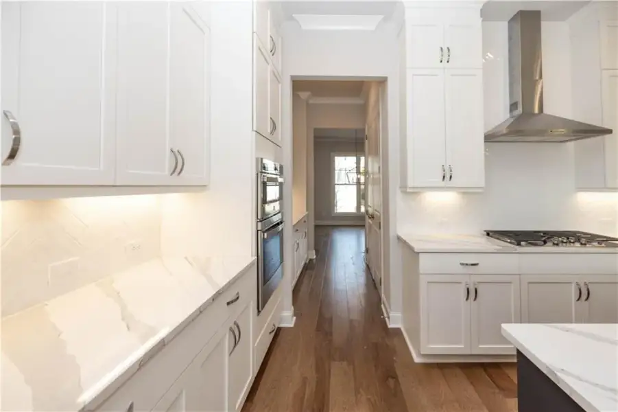 Furnished interior view inside a new home in Aberdeen, Hoschton (Image 14).