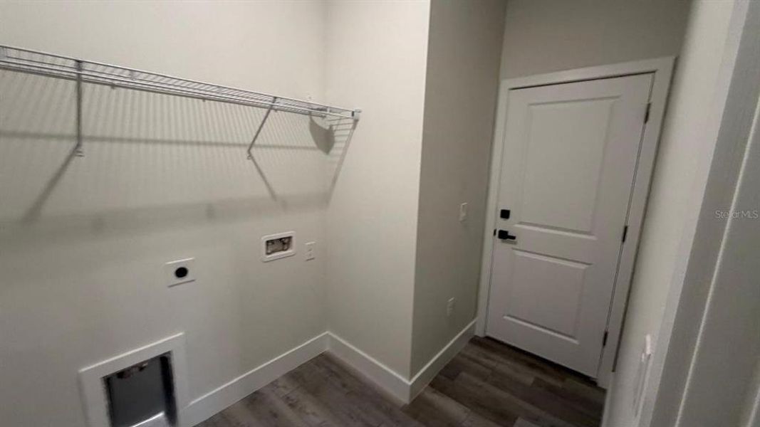 Spacious, unfurnished interior of a new home in , Port Charlotte (Image 27).