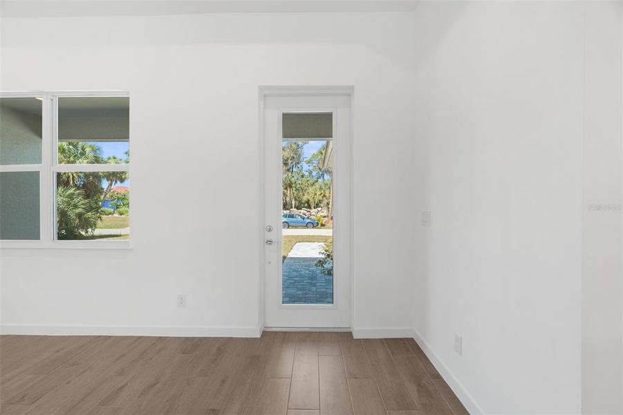 Spacious, unfurnished interior of a new home in , North Port (Image 14).