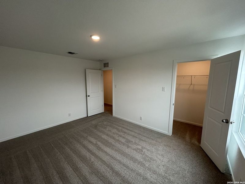 Spacious, unfurnished interior of a new home in Meadows at Hennersby Hollow 40's, San Antonio (Image 22). Spacious, unfurnished interior of a new home in Meadows at Hennersby Hollow 40's, San Antonio (Image 22).