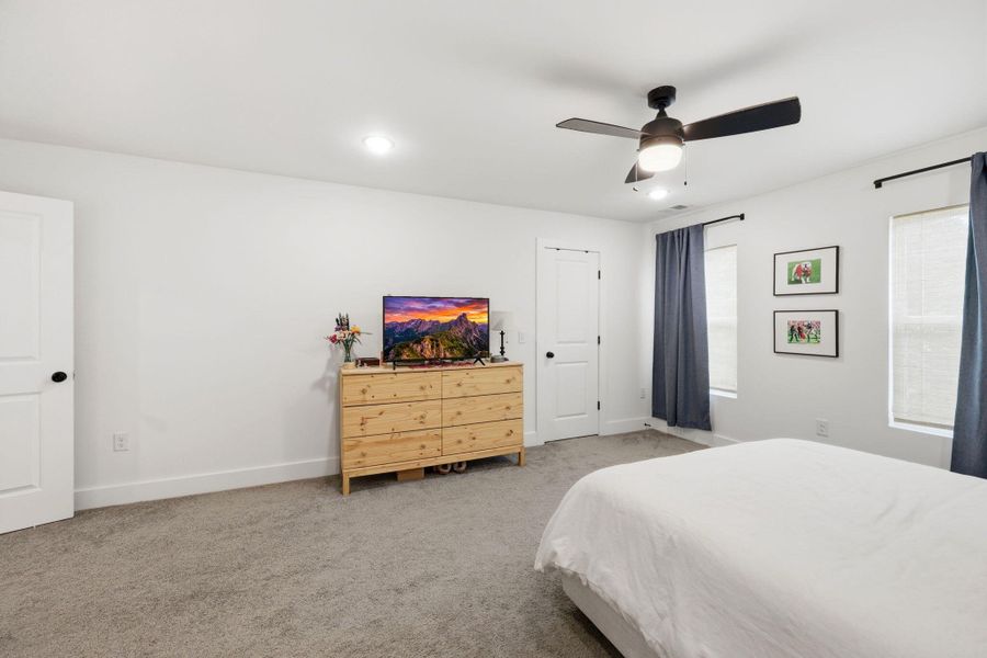 Furnished interior view inside a new home in , North Charleston (Image 14).