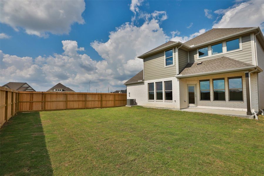 Exterior details and patio area of a home in Westland Ranch, League City (Image 3). Exterior details and patio area of a home in Westland Ranch, League City (Image 3).