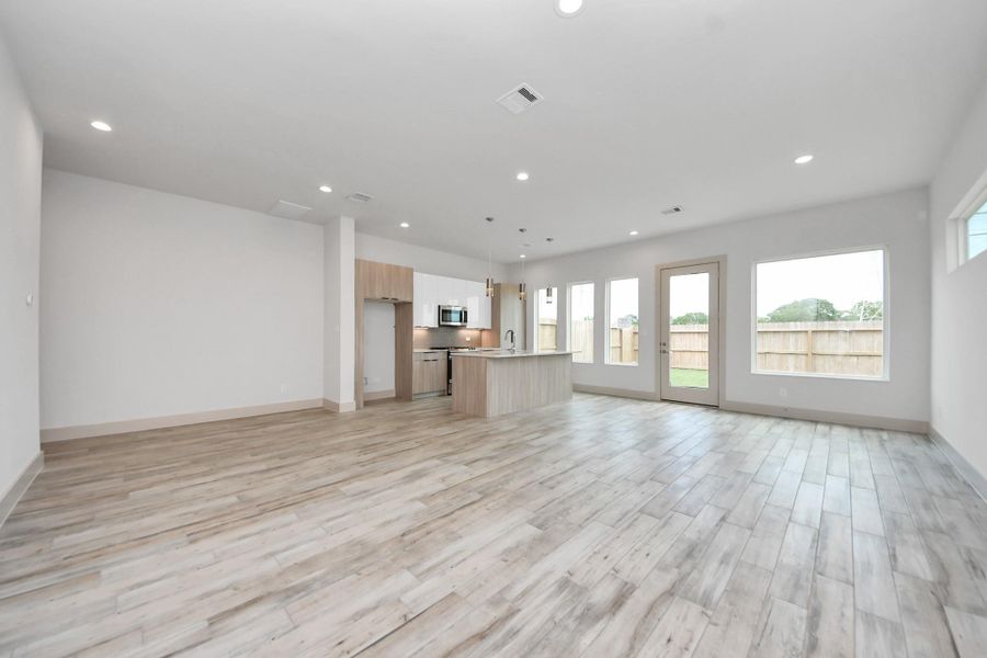 Spacious, unfurnished interior of a new home in Agua, Houston (Image 15). Spacious, unfurnished interior of a new home in Agua, Houston (Image 15).