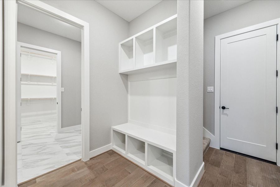 THE PICTURE SHOWN IS NOT THE ACTUAL HOME. TRINITY SIGNATURE HOMES IS BUILDING A SIMILAR FLOOR PLAN.