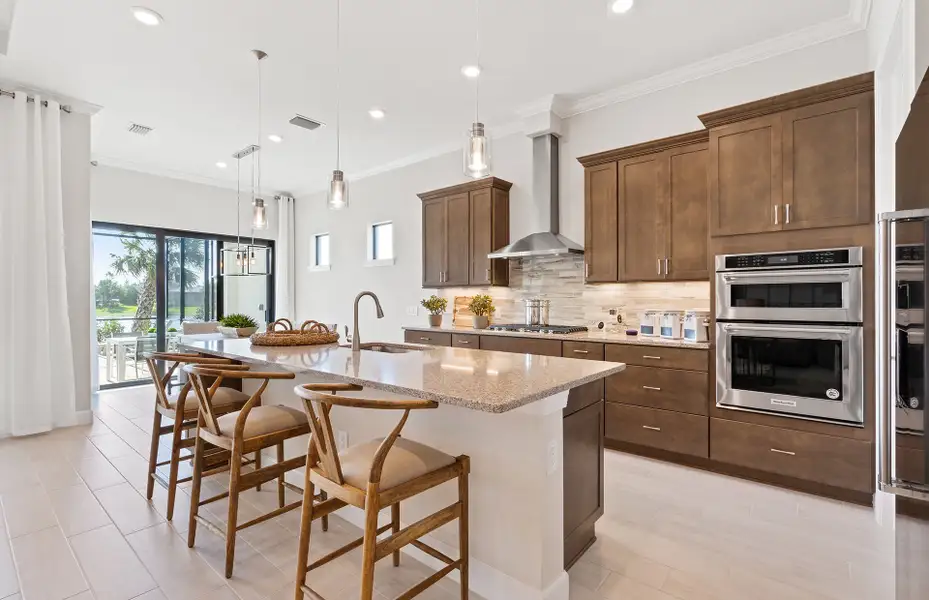 Spacious Kitchen and Cafe Area
