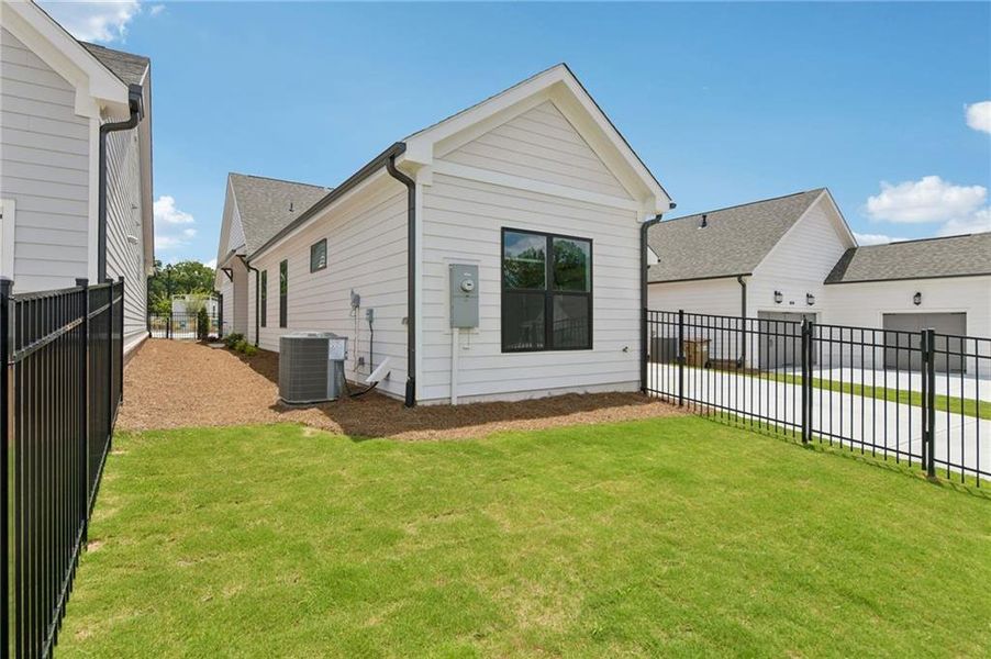 Exterior details and patio area of a home in Aberdeen, Hoschton (Image 4).