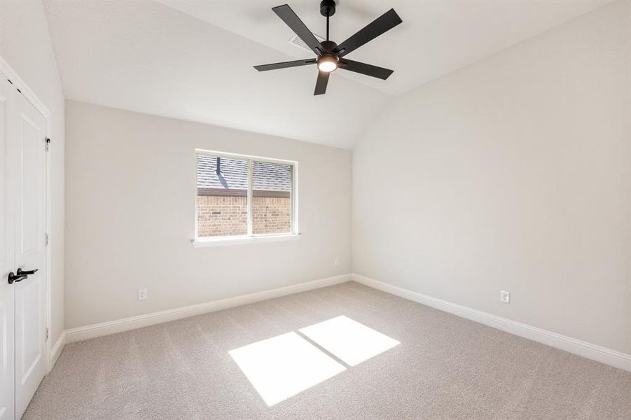 Spacious, unfurnished interior of a new home in Sunset Ridge, Alvarado (Image 28).