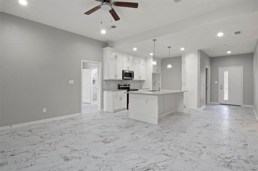 Image 33 of a home in . Image 33 of a home in .