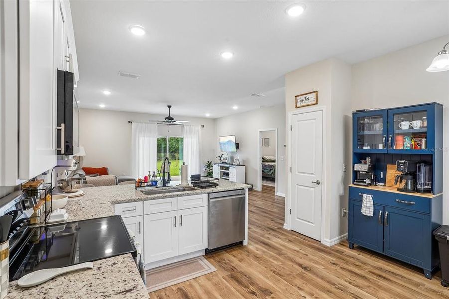 Furnished interior view inside a new home in , Umatilla (Image 14).