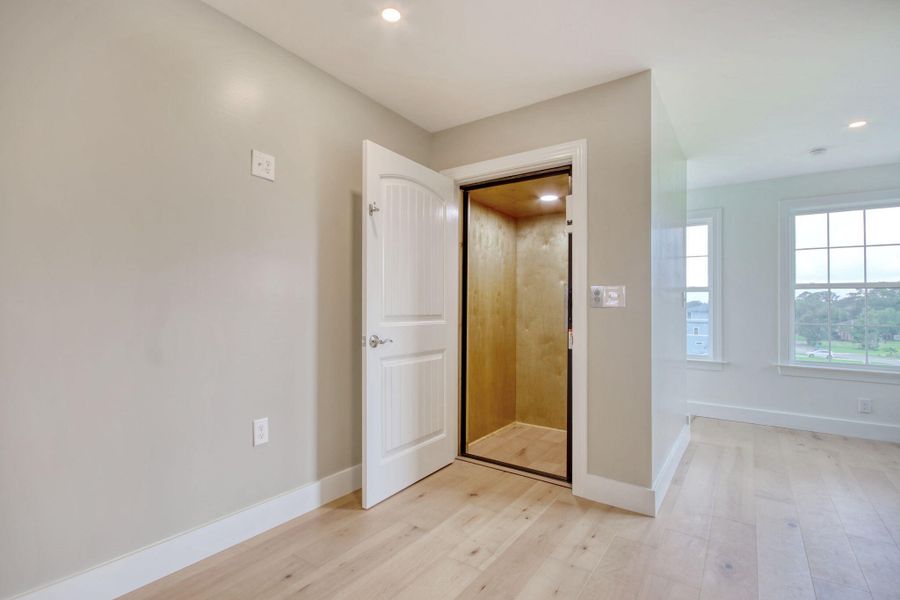 Spacious, unfurnished interior of a new home in , Georgetown (Image 23).