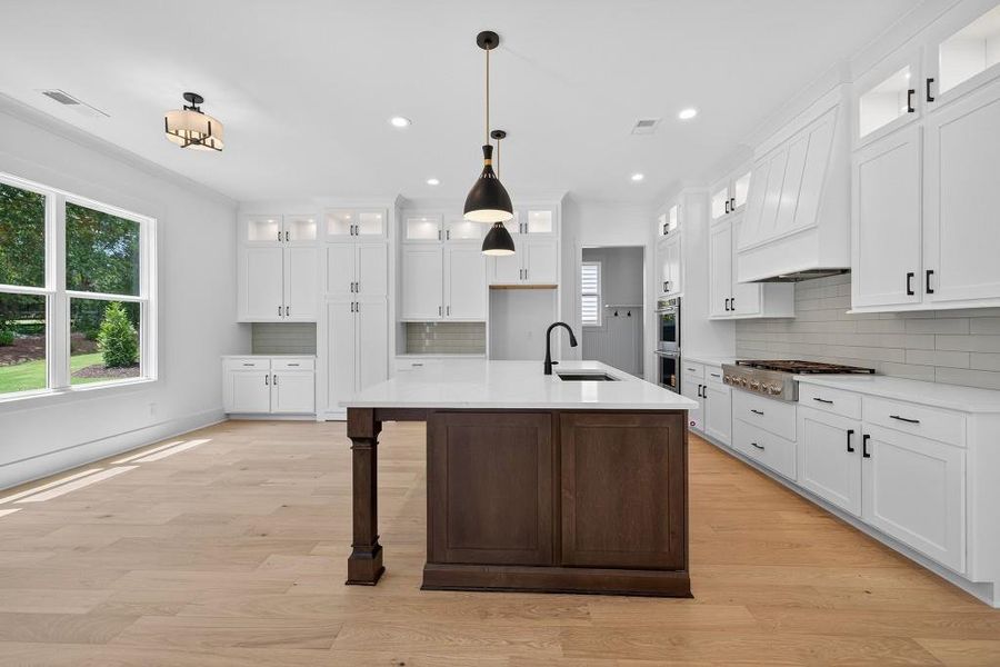 Furnished interior view inside a new home in Livingstone Park, Kennesaw (Image 19).
