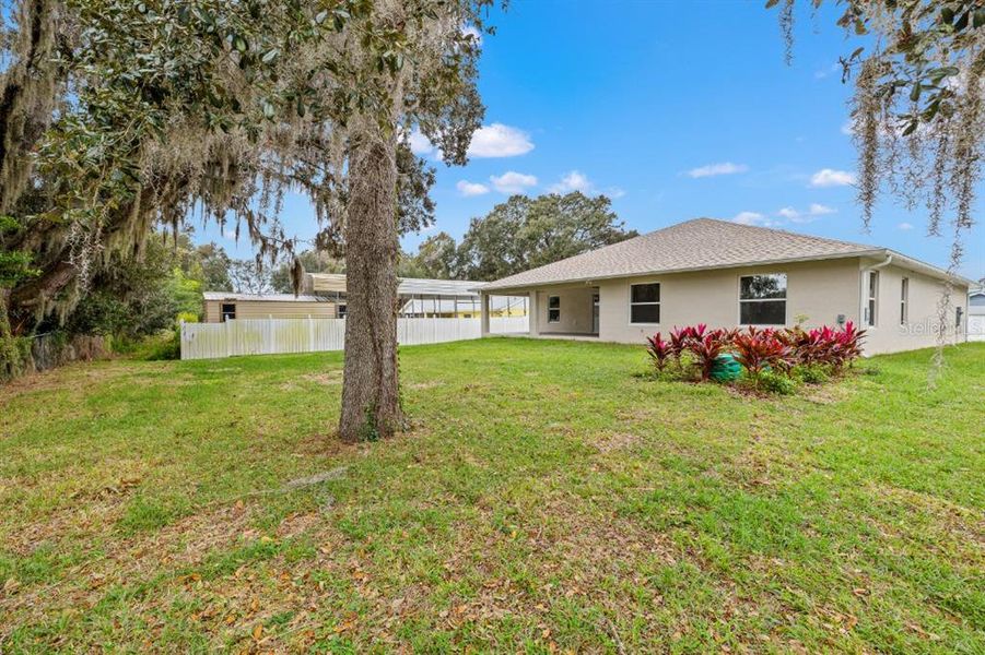 Exterior details and patio area of a home in , San Antonio (Image 24).