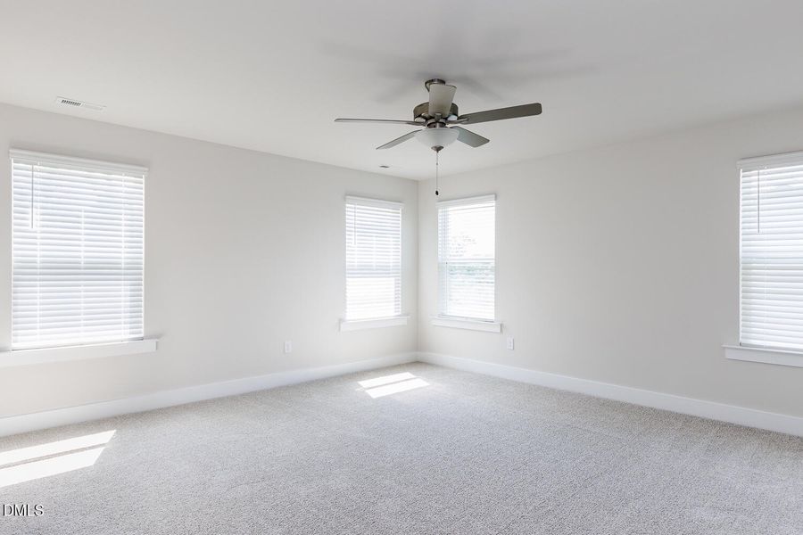 RDU_BeverlyPlace_Lot135_Redwood_QMI (22)