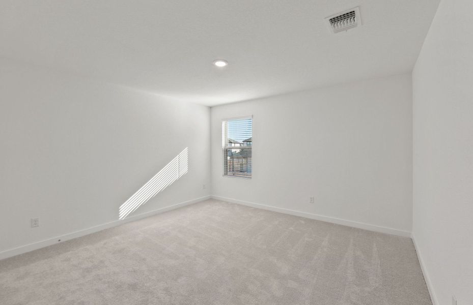 Spacious, unfurnished interior of a new home in Sonterra, Jarrell (Image 35).