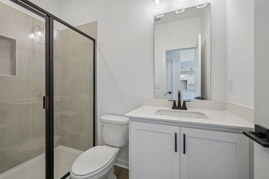 Guest Bath featuring the AW Collection® Harmony - Classic finishes welcome guests with ease.