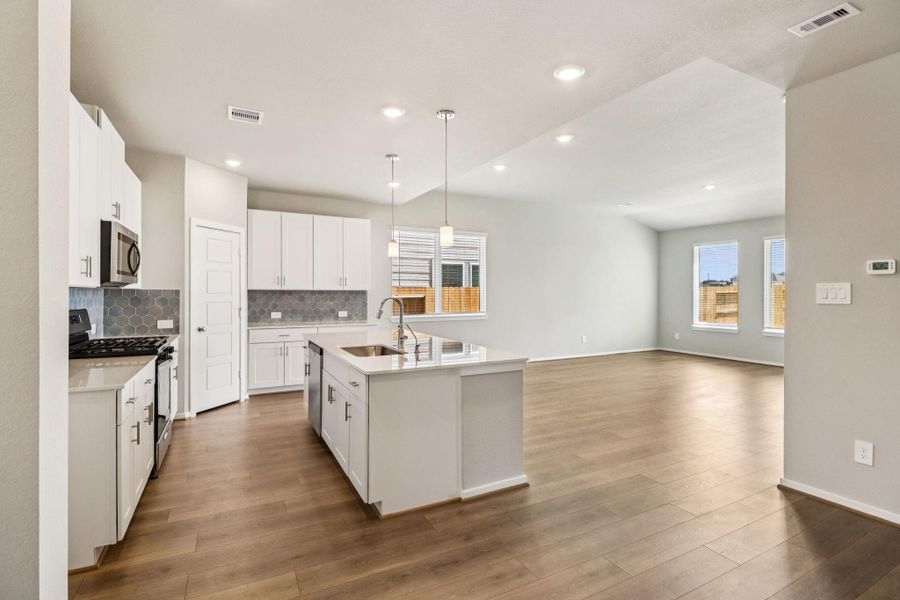 Photo is not of the actual home, but is an inspirational photo of builder’s model home and may depict options, furnishings, and/or decorator features that are not included. Photo is not of the actual home, but is an inspirational photo of builder’s model home and may depict options, furnishings, and/or decorator features that are not included.