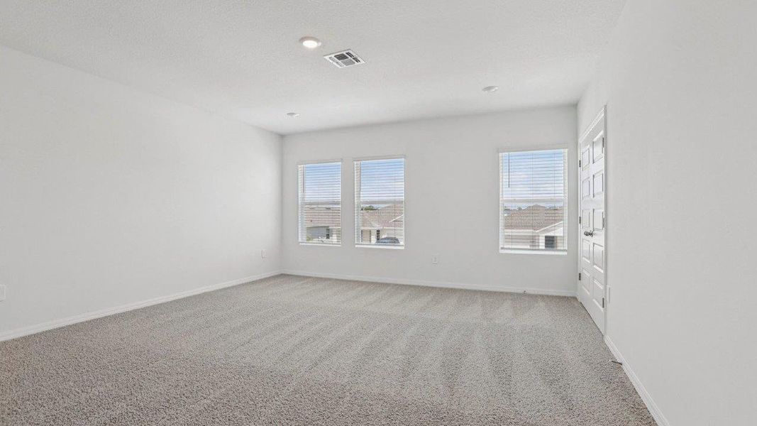 Spacious, unfurnished interior of a new home in Summerlin at Hawthorne Ranch, Lakeland (Image 31).