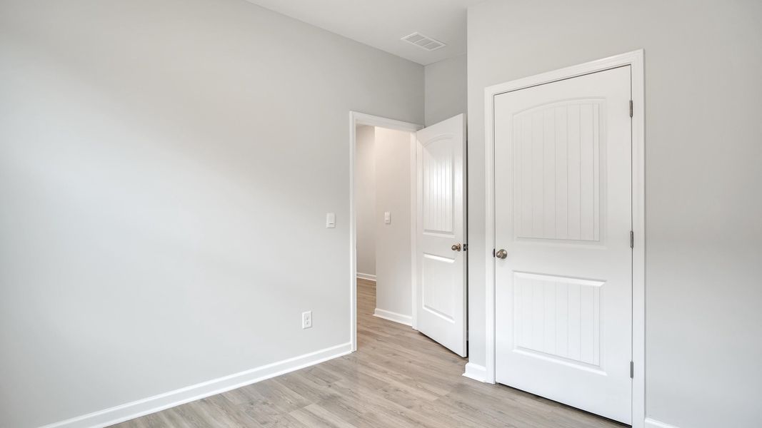 Spacious, unfurnished interior of a new home in Legacy Farms, White House (Image 30).