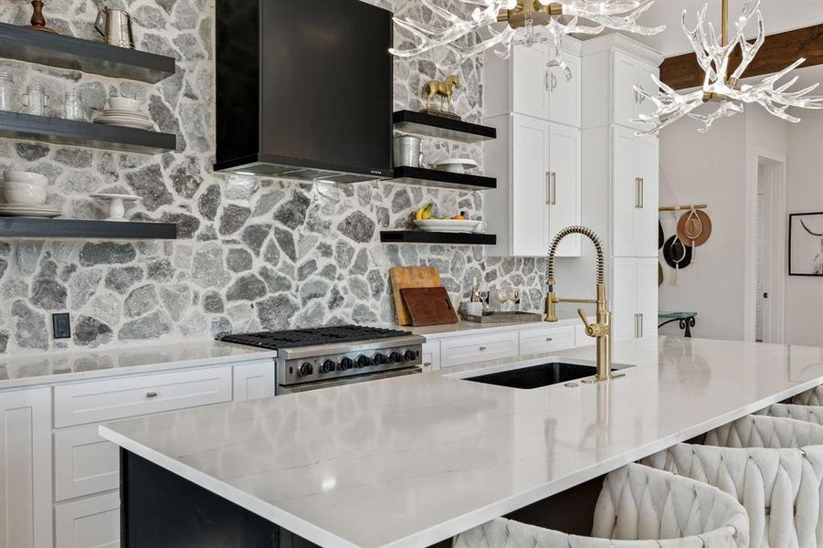 Furnished interior view inside a new home in , Desdemona (Image 28).