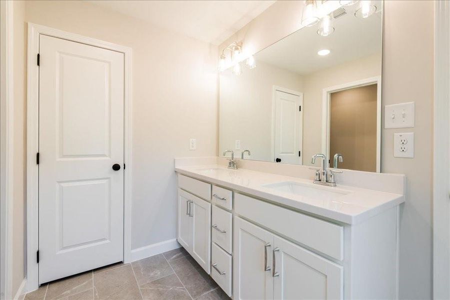 Furnished interior view inside a new home in Cherokee Township, Acworth (Image 13).