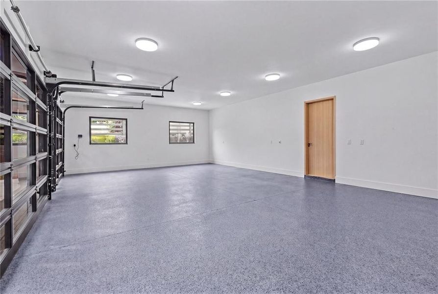 Spacious, unfurnished interior of a new home in , Sugar Hill (Image 51).