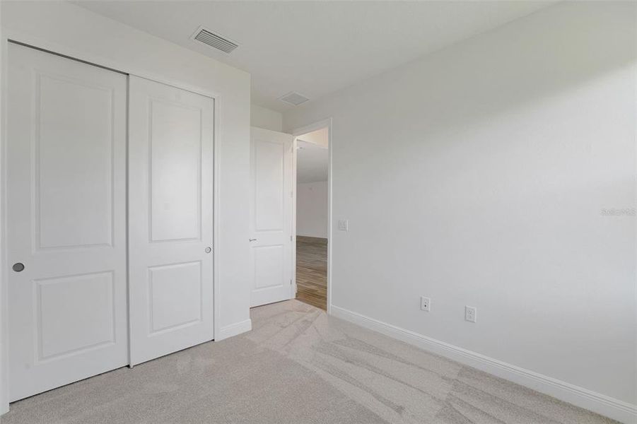 Spacious, unfurnished interior of a new home in Angeline, Land O' Lakes (Image 28).