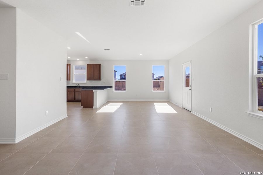 Spacious, unfurnished interior of a new home in Southton Cove, Elmendorf (Image 26).