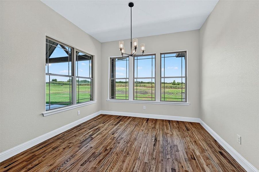 Spacious, unfurnished interior of a new home in , Sherman (Image 27).
