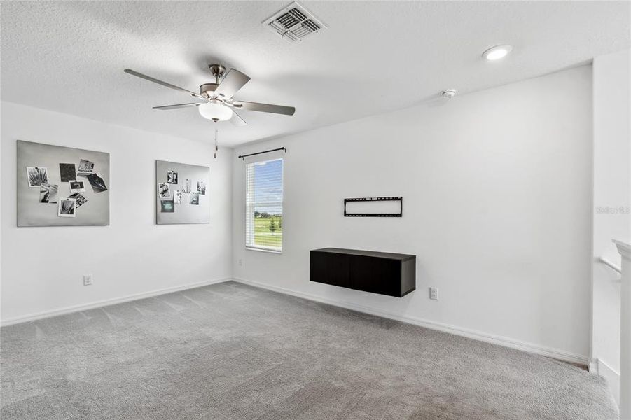 Spacious, unfurnished interior of a new home in , San Antonio (Image 33).