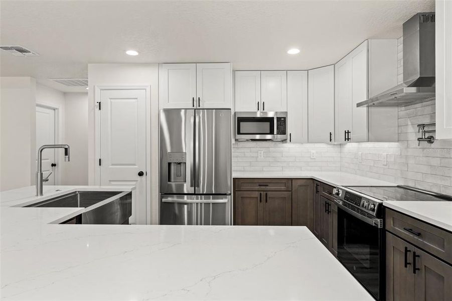 Furnished interior view inside a new home in , Spring Hill (Image 15).