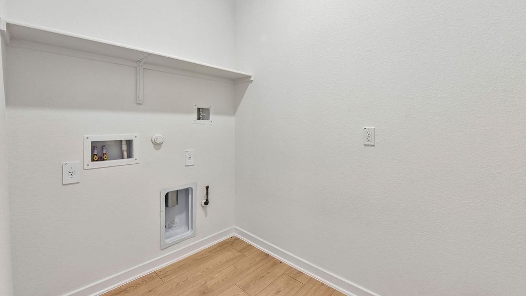Spacious, unfurnished interior of a new home in Monarch Ranch, Manor (Image 32).