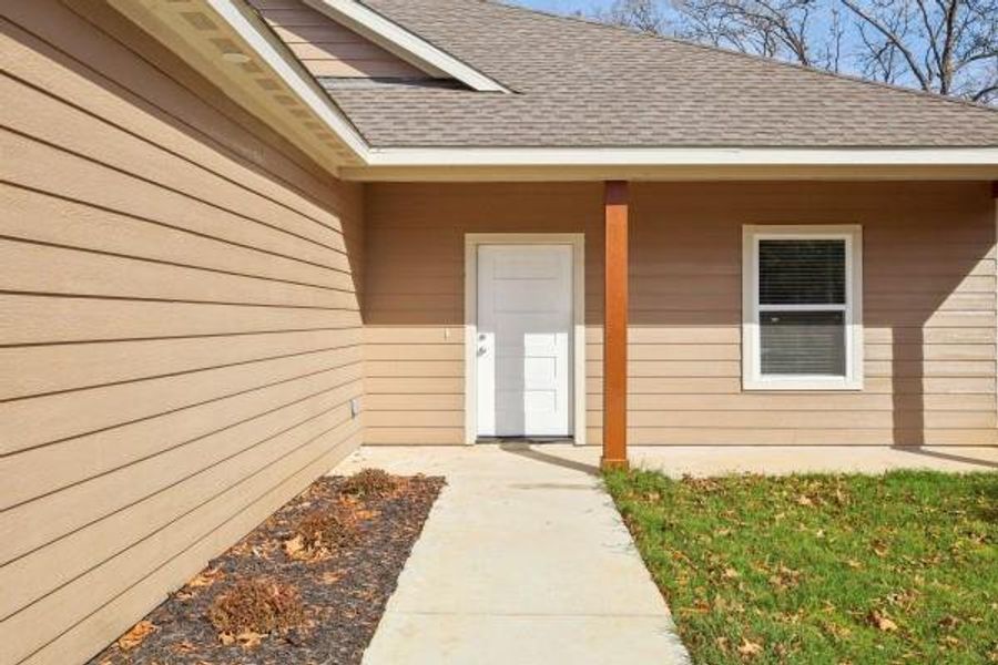 Exterior details and patio area of a home in , Livingston (Image 3).