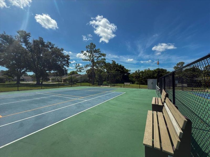 Community amenities in , Englewood (Image 35).