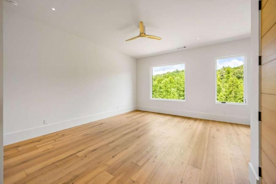 Spacious, unfurnished interior of a new home in , Mineral Bluff (Image 32).