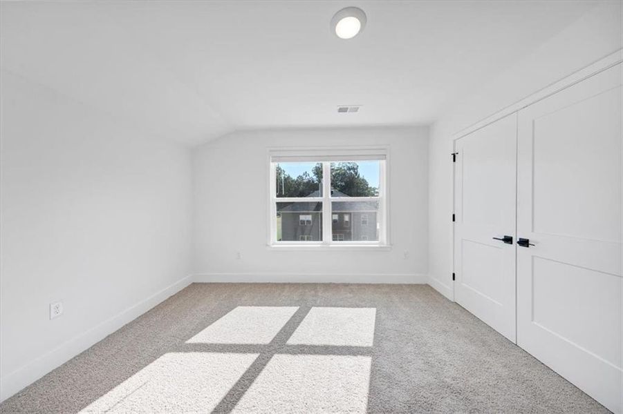 Spacious, unfurnished interior of a new home in Tuscany Hills, Douglasville (Image 39).
