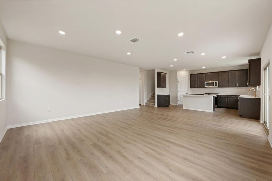 Representative images and renderings are for illustrative purposes. Actual structural options and design finishes of home may vary. Representative images and renderings are for illustrative purposes. Actual structural options and design finishes of home may vary.