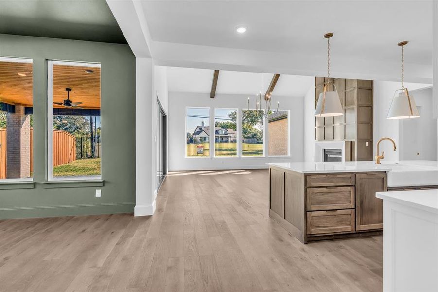 DYLD-0120-00_BROOKDALE II - B_Kitchen & Family Room