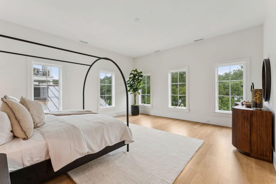 Furnished interior view inside a new home in , Charleston (Image 44).