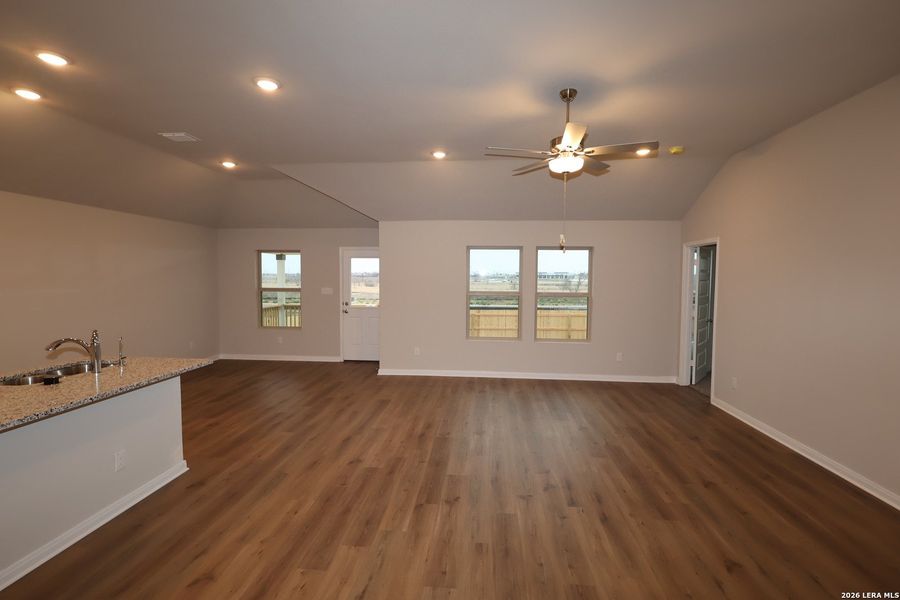Spacious, unfurnished interior of a new home in Paloma Park, Converse (Image 23).