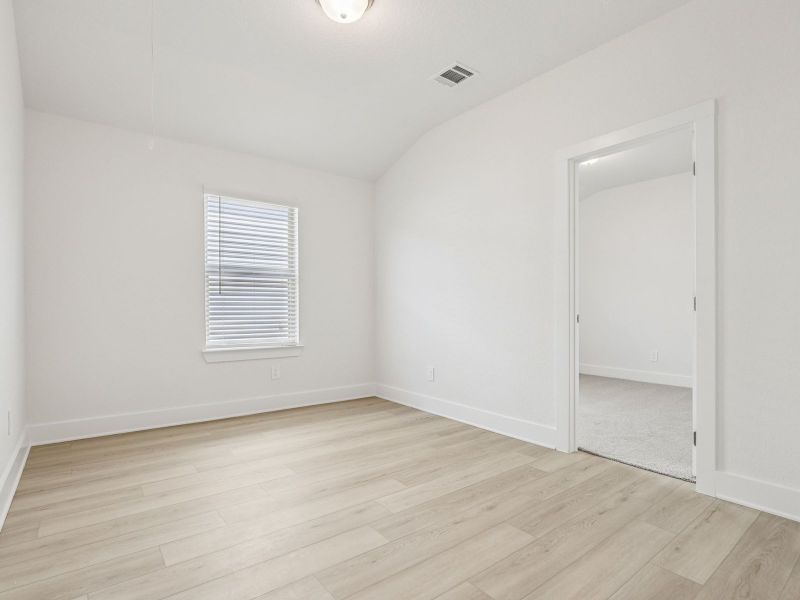 Spacious, unfurnished interior of a new home in Stetson Ridge, Marion (Image 29).